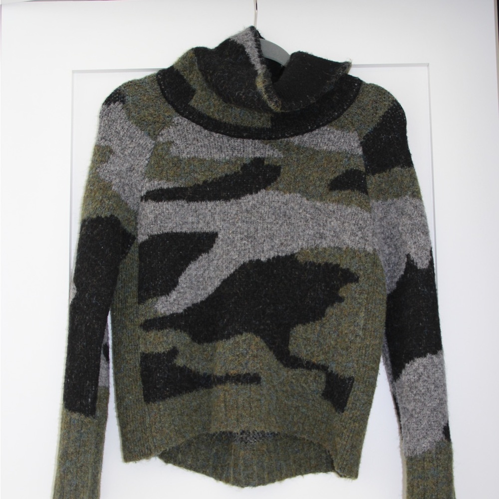 Aqua Bloomingdales Cameo Sweater